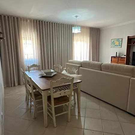 Apartamento T2 Dos Bicos