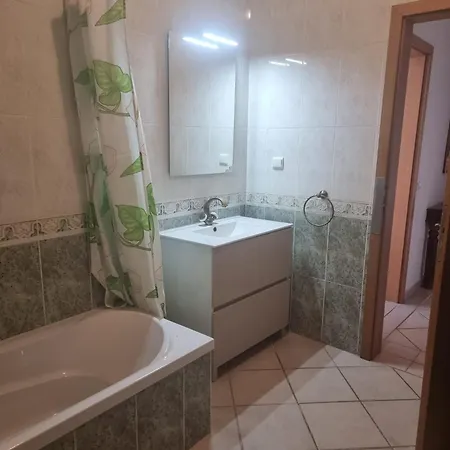 T2 Dos Bicos Apartment *